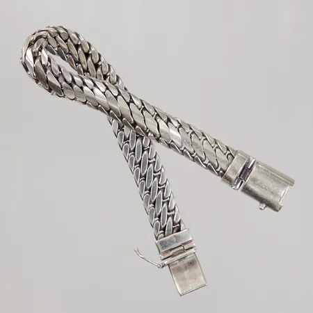 Armband i Silver, längd 22,5cm , bredd 10,8mm , lås fäster ej, 925/1000 Vikt: 61,5 g