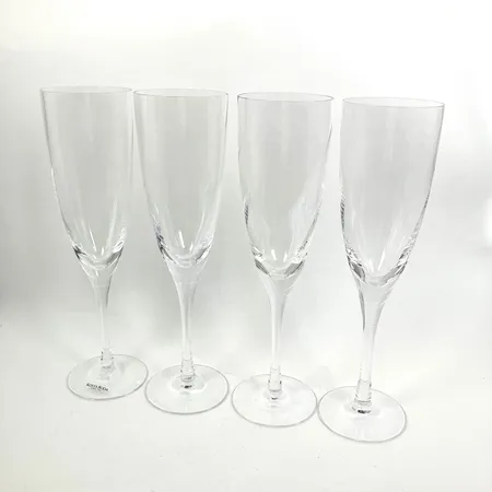 4st Champangeglas Chateau design Bertil Vallien, Kosta Boda, höjd 21,5cm, i kartong Skickas med paket.