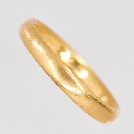 Ring, stl 17½, personlig gravyr, 18K Vikt: 2,5 g
