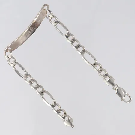 Armband med bricka, längd 22cm, bredd ca 6,5mm, gravyr, 925/1000 silver Vikt: 16,2 g