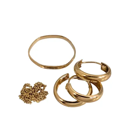 Diverse smycken / smyckesdelar, 18K guld, defekter Vikt: 2,2 g