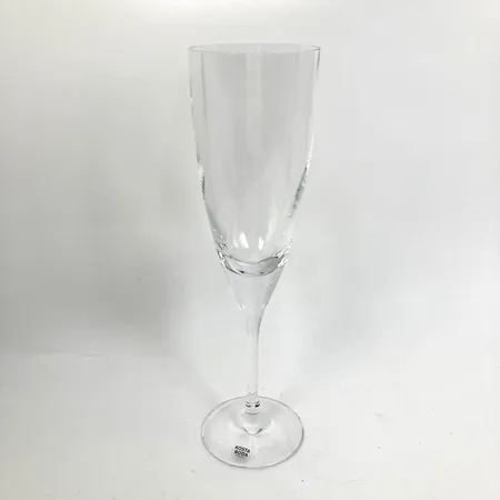 Champangeglas Chateau design Bertil Vallien, Kosta Boda, höjd 21,5cm, i kartong Skickas med paket.