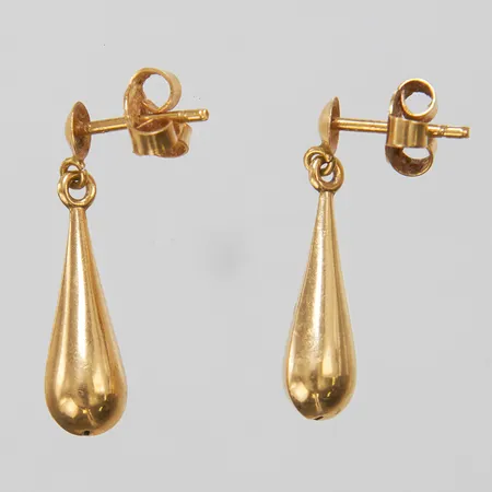 Ett par örhängen, ca 20x5,5mm, 18K Vikt: 1,5 g