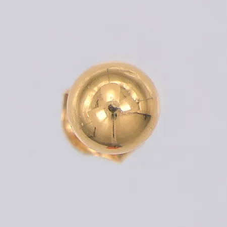 Udda örhänge ca 5,8mm, Strömdahl AB, 18K Vikt: 0,3 g