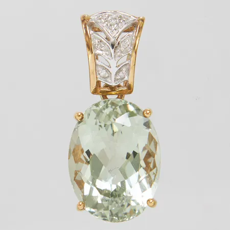 Hänge med en prasiolit ca.16,1x12mm samt diamanter 7 x ca.0,0025ct, 8/8-slipade, 28x12mm, 9K Vikt: 4,3 g