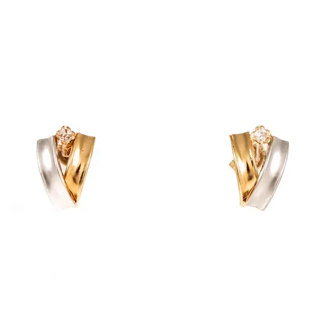 Örhängen i 18K röd- och vitguld med vita stenar. De är 8 x 11 mm och väger 0,8g.