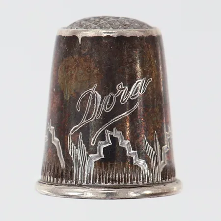 Fingerborg, höjd 21mm, Ø17mm, gravyr, silver Vikt: 2,6 g