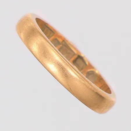 Ring slät stl 15¼, gravyr, Falk Sven O 1956, 18K Vikt: 3,6 g