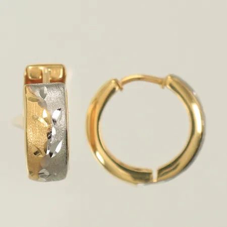 Ett par örhängen tvåfärgade Ø15mm bredd 5mm, 18K 2,5g Vikt: 2,5 g