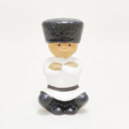 Figurin All Världens Barn - Ivan, Lisa Larson för Gustavsberg, höjd: 12cm, delvis glaserat stengods, etikettmärkt, stämpelmärkt, ojämnheter i glasyren