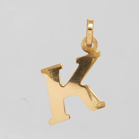 Hänge bokstaven K, 20x12mm, 18K Vikt: 0,3 g