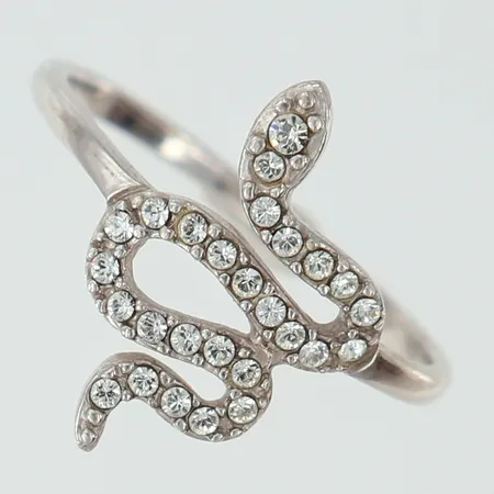 Ring med orm och vita stenar, stl: 18, bredd 1,5-16,5mm, Silver 925/1000.  Vikt: 1,5 g