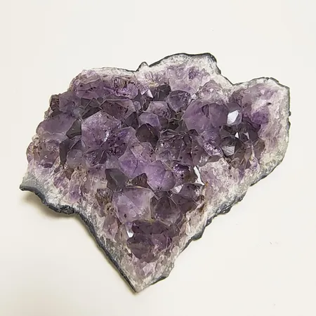 Ametistkluster, 14x12x4cm, ca.2kg Specialfrakt, kontakta pantbankskontoret för mer information.