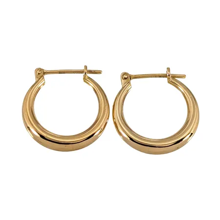 Örhängen Creoler, 18K guld, tillverkarstämpel SSÄ, storlek 16 x 16 mm, tjocklek 3 mm, fint skick Vikt: 1,5 g