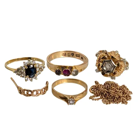 Diverse smycken, 18K guld, defekter och slitage, bruttovikt 17,5g Vikt: 17,5 g