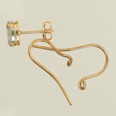 1 udda örhänge med ljusblå sten, 2 delar från örhängen, 18K Vikt: 1 g