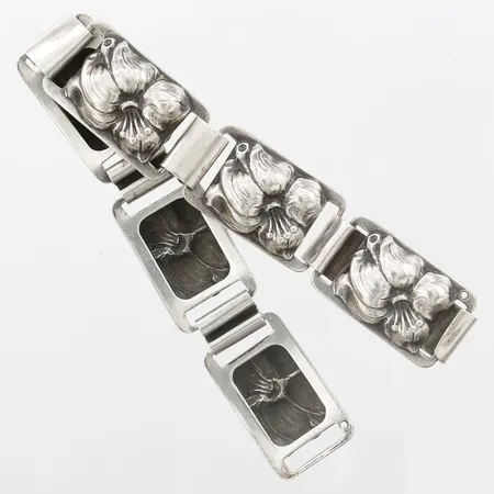 Armband, Alton, Falköping, 1952, längd ca 17,5cm, bredd 17mm, del vid lås saknas, slitage, 830/1000 silver. Vikt: 25,8 g