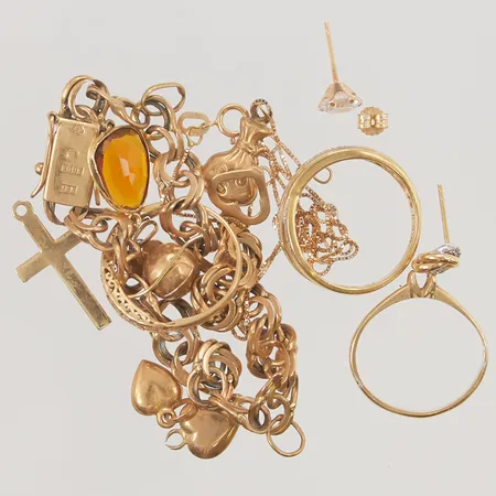 Diverse guld, defekt/gravyr, 18K 23,9g.