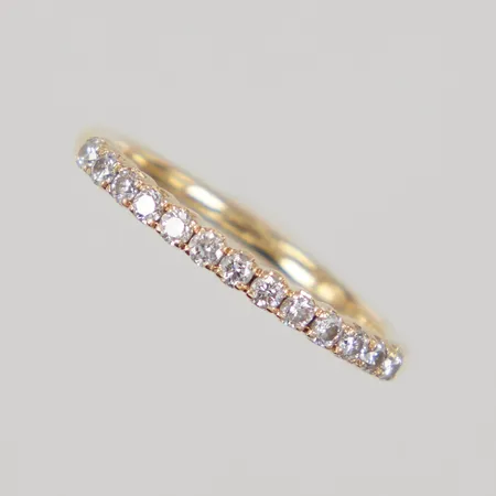 Ring halvallians med diamanter 13x ca0,01ct , stl 15¾, bredd 2mm, 18K Vikt: 1,8 g