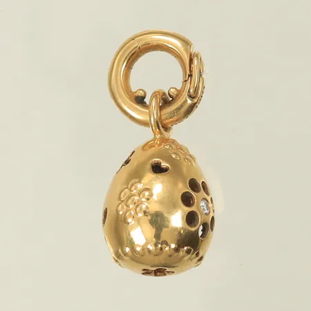 Berlock "Sweet Drops" Ole Lynggard med 3 diamanter ca 0,02ct/st, ca 20mm inkl ögla bredd 10mm, 18K Vikt: 4,4 g