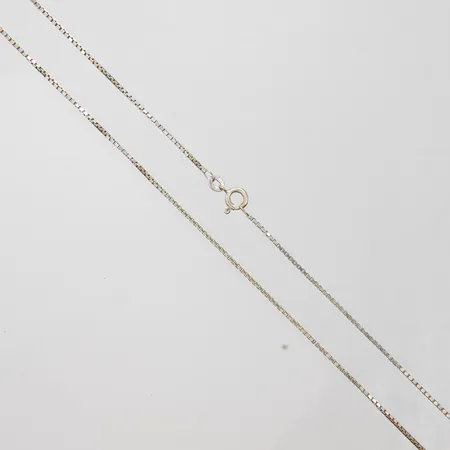 Kedja Venezia, längd ca 44,5cm, bredd 1,2mm, Unoaerre, behov av omrodiering, 18K  Vikt: 5 g