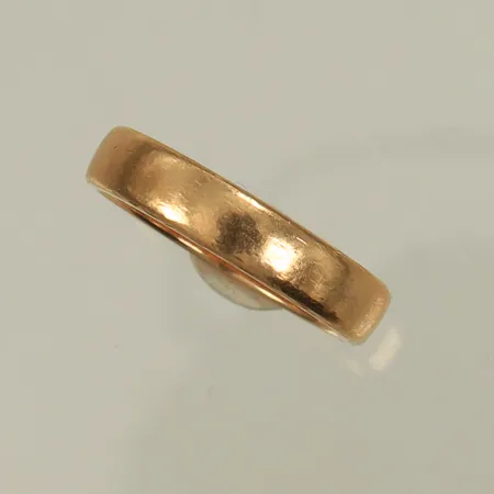 Ring stl 16½ bredd 4mm, graverade, 18K Vikt: 4,4 g