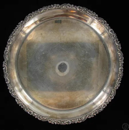 Tarjotin, pohjassa kaiverrus, Ø 27,5cm, Kultakeskus, vuodelta 1954, 813, paino 482,3g Paino: 482,3 g