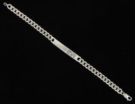 Panssariranneketju laatalla, käytön jälkiä, pituus 220mm, 830, paino 23,7g Paino: 23,7 g