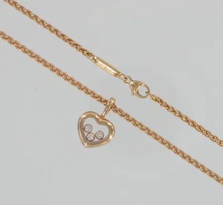 Timanttikaulakoru Chopard 3xn.0.03ct, ketjun pituus 42cm, riipuksen korkeus 18mm, 750, paino 11,6g. Chopardin rasiassa. Paino: 11,6 g