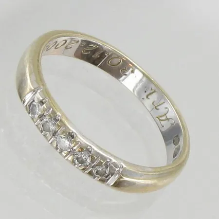 Timanttisormus 5xn.0.05ct, kaiverrettu, koko 17½, 750 valkokulta, paino 3,3g Paino: 3,3 g
