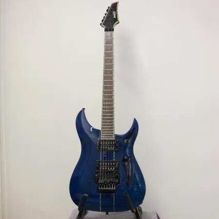 Sähkökitara Indie Shredder signature custom blueburst, pussissa. Nouto ainoastaan myymälästä.