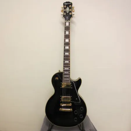 Sähkökitara Epiphone Les Paul Custom Pro EB, pehkeä kantolaukku, lähes uuden veroinen. Nouto ainoastaan myymälästä