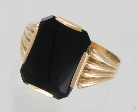 Kivikantasormus, koko 20¼, 585br, paino 3,5g Paino: 3,5 g