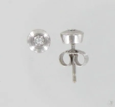 Timanttikorvakorut 2xn.0.10ct, 750 valkokulta, paino 2,1g Paino: 2,1 g