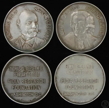 Neljä hopeamitalia, Ø 40mm, 999, paino 124,9g Paino: 124,9 g