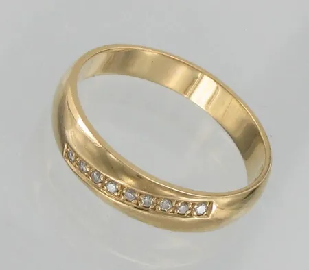Timanttisormus 9xn.0.01ct, koko 19½, 750, paino 4,7g Paino: 4,7 g