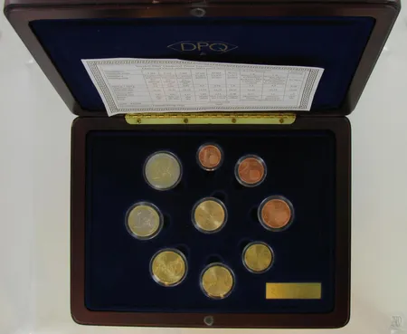Vuoden 2003 timanttirahasarja kultajetonilla, nro.2313/5000, kultajetoni 750, paino 8,65g Paino: 8,7 g