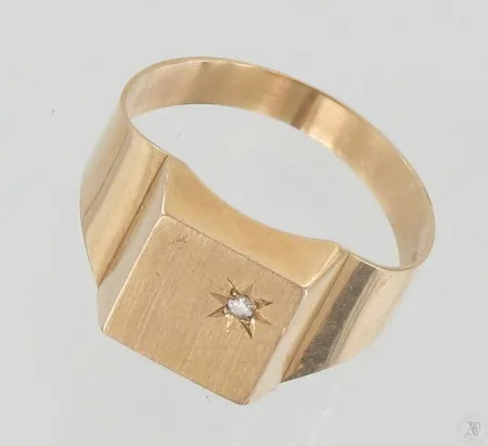 Kantasormus timantilla 1xn.0.02ct, koko 20¾, 585br, paino 3,2g Paino: 3,2 g