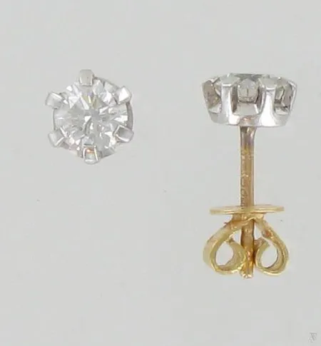 Timanttikorvanapit 2xn.0.45ct, Ø 5,8mm, 750 kelta- valkokulta, paino 2,0g Paino: 2   g