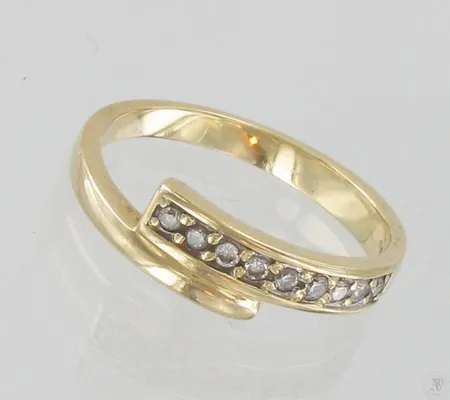 Timanttisormus 9xn.0.01ct, koko 16¾, 585, paino 3,0g Paino: 3   g
