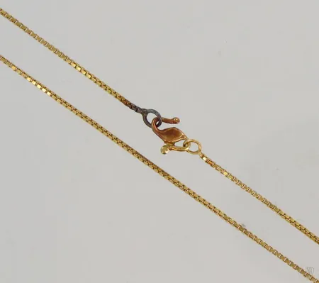 Venetsiakaulaketju, pituus 39cm, 750, paino 2,5g Paino: 2,5 g