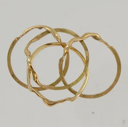 Pirunnyrkkisormus, koko 18½, 585, paino 6,8g Paino: 6,8 g