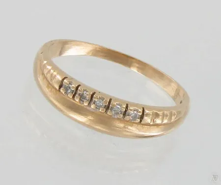 Timanttisormus 5xn.0.01ct, koko 18½, 585, paino 2,6g Paino: 2,6 g