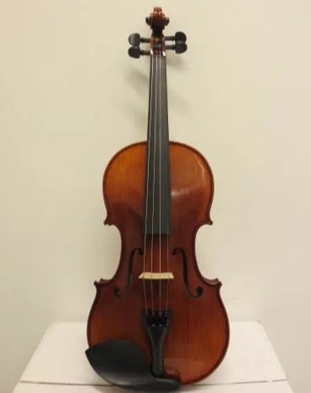 Viulu Karl Höfner H5G V4/4, jousi ja laukku.