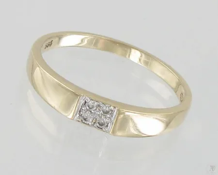 Timanttisormus 4xn.0.01ct, koko 18¼, 585, paino 2,4g Paino: 2,4 g