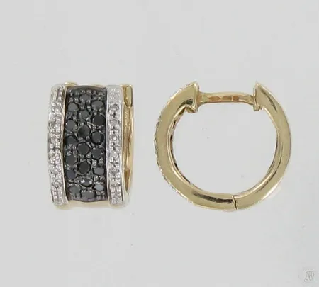 Kivikorvakorut timanteilla 24xn.0.005ct, Ø 14mm, 375br, paino 5,1g Paino: 5,1 g