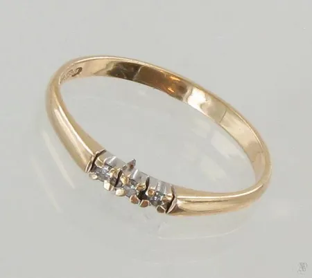 Timanttisormus 3xn.0.005ct, koko 16, 585, paino 1,1g Paino: 1,1 g