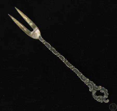 Keikkelehaarukka, valmistusvuosi 1967, pituus 135mm, 813, paino 13,0g Paino: 13   g