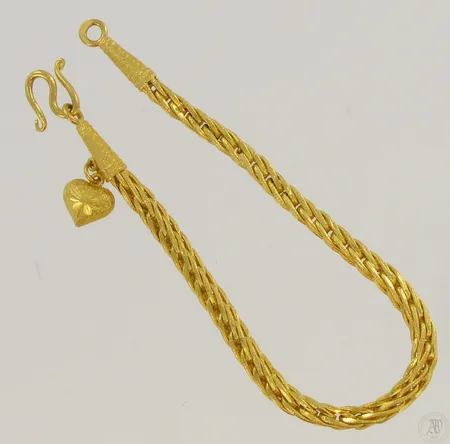 Rannekoru sydänriipuksella, pituus 160mm, 900, paino 7,6g Paino: 7,6 g