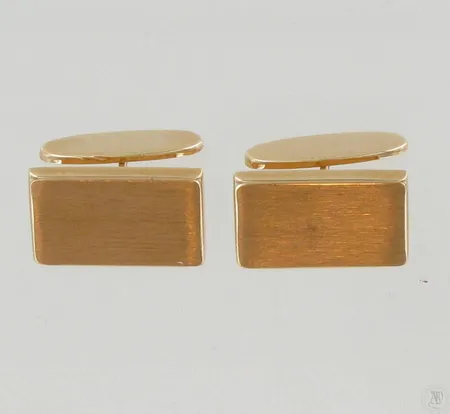 Kalvosinnapit, 585, paino 2,8g Paino: 2,8 g